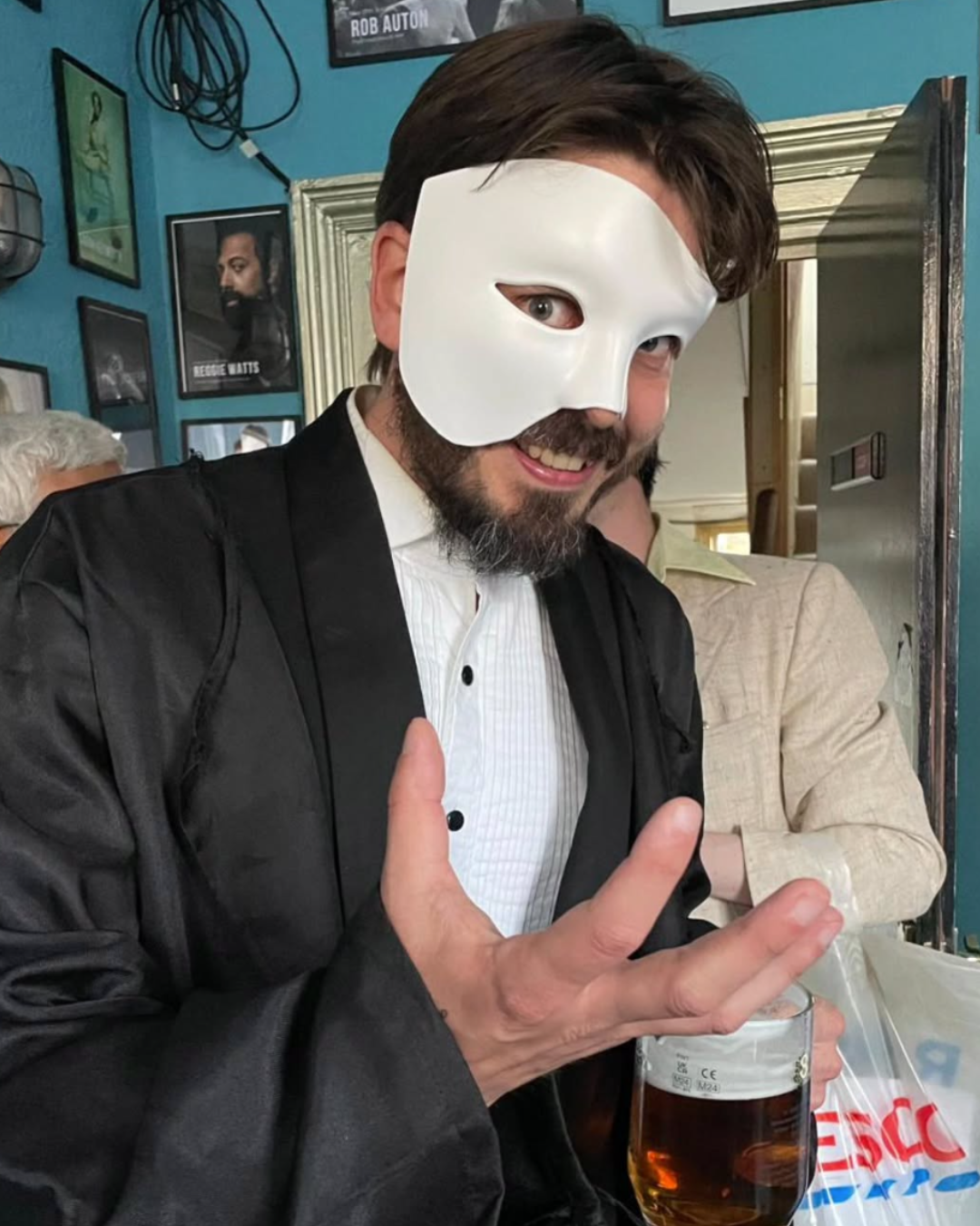 The Phantom Of The Opera Narrates Les Mis